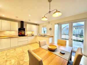 Photo 16- click for photo gallery